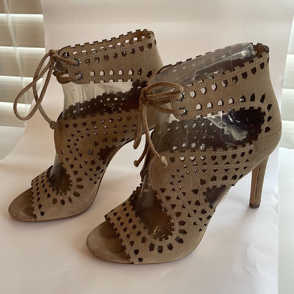 Via Spiga Beige Suede heels